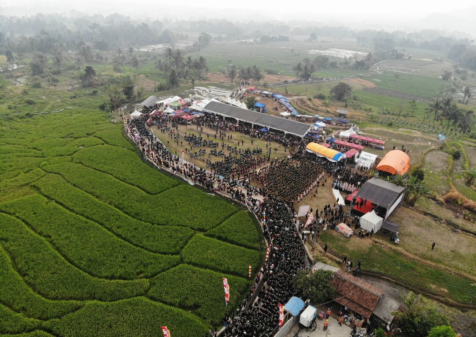 Festival Ciomas Ngabring 2026 Meriah, 3.500 Warga Tampilkan Tari Silat Kolosal Meski Diguyur Hujan
