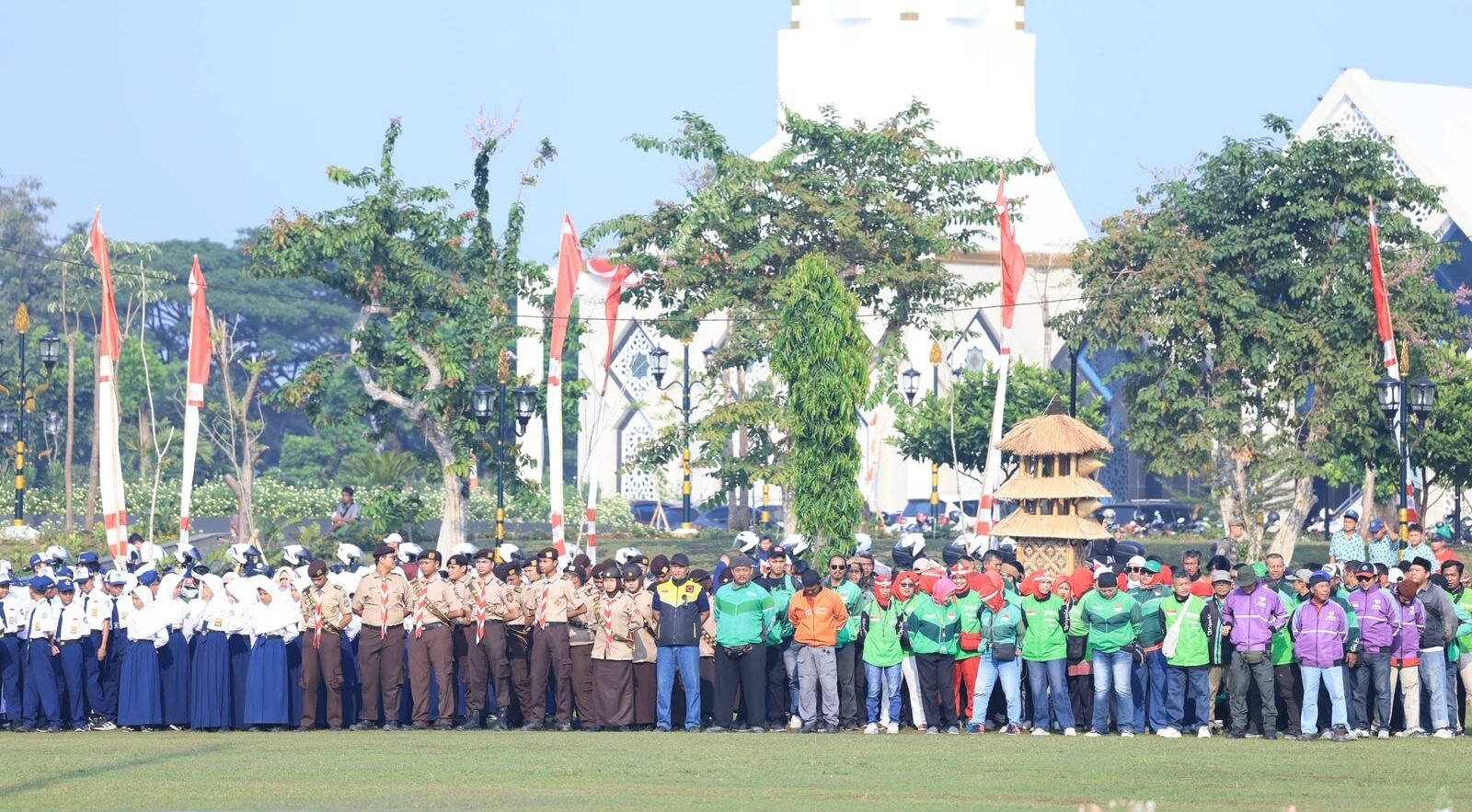 Pengemudi Ojol Ikut Upacara HUT ke-81 RI di Kabupaten Bogor