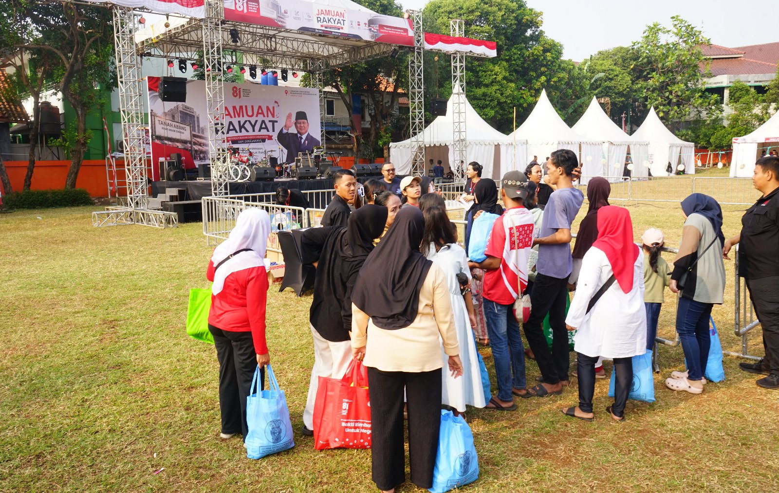Jamuan Rakyat Tanah Abang: Ketika Kemerdekaan Diterjemahkan Menjadi Kepedulian