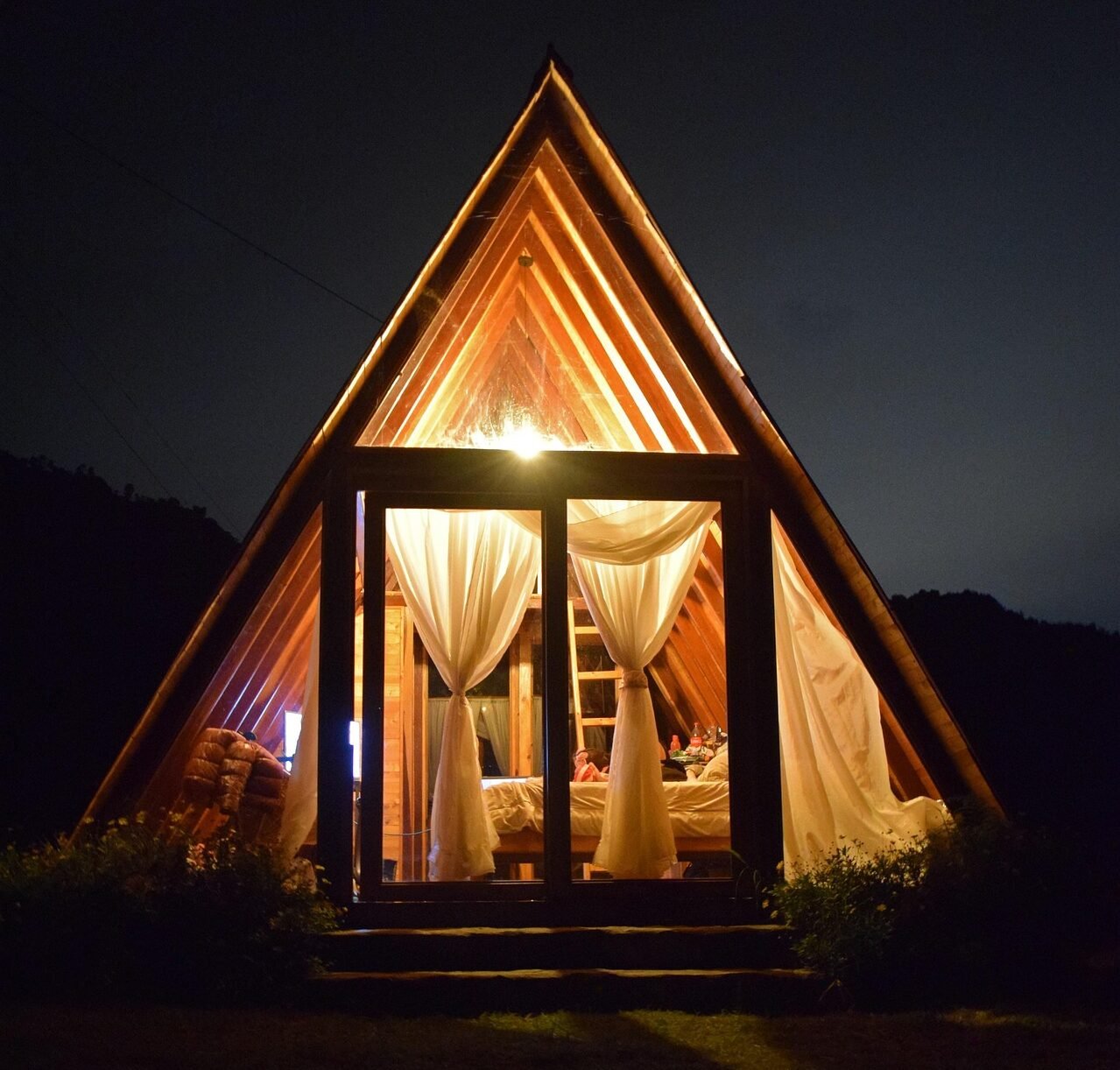 Menepi Sejenak dari Riuh Kota, 7 Glamping di Bandung untuk Menikmati Alam