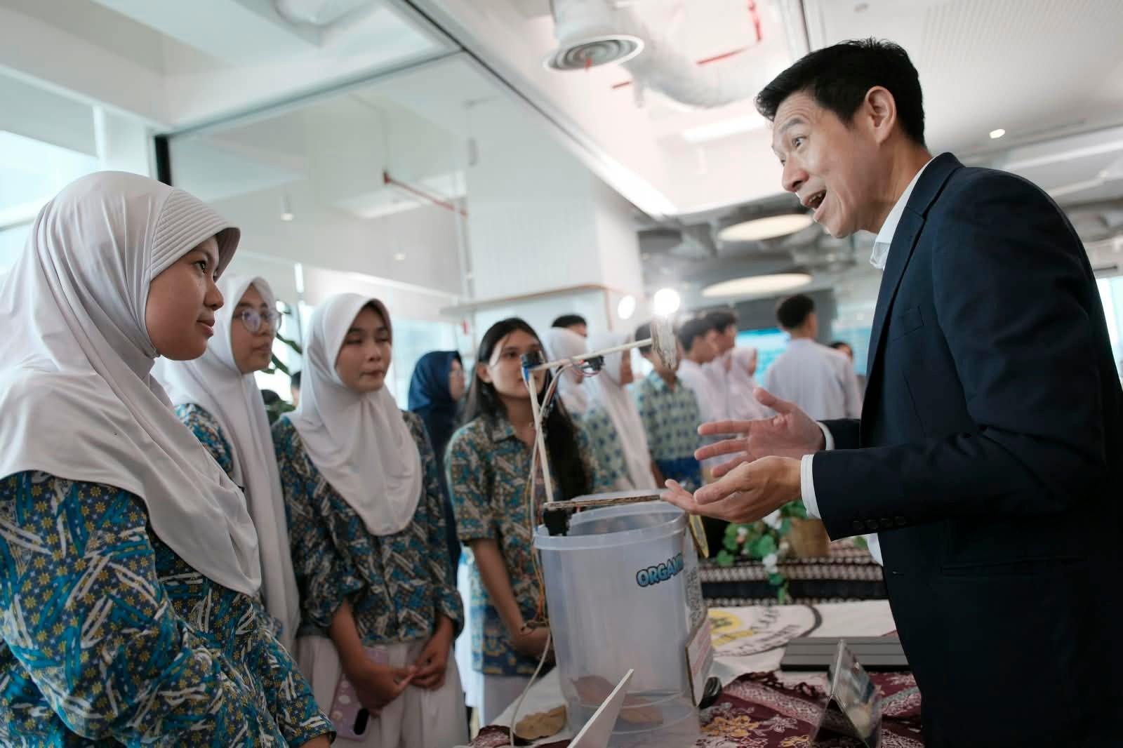 Ketika Persoalan Lingkungan Menjadi Ruang Inovasi Siswa