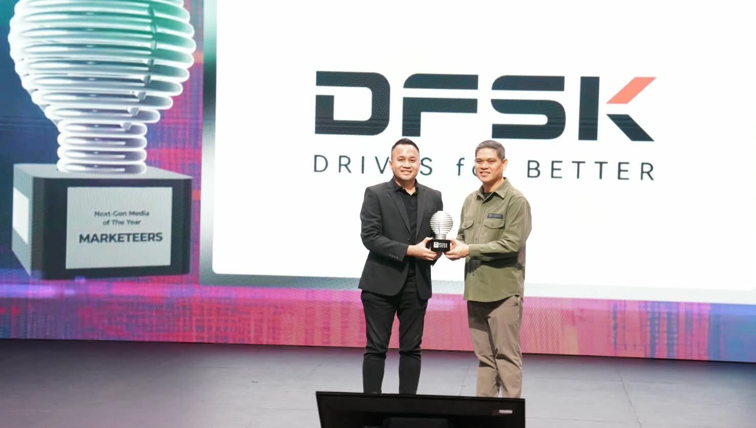 DFSK E5 Plus Raih Penghargaan, Perkenalkan Pilihan Mobilitas PHEV untuk Konsumen Indonesia