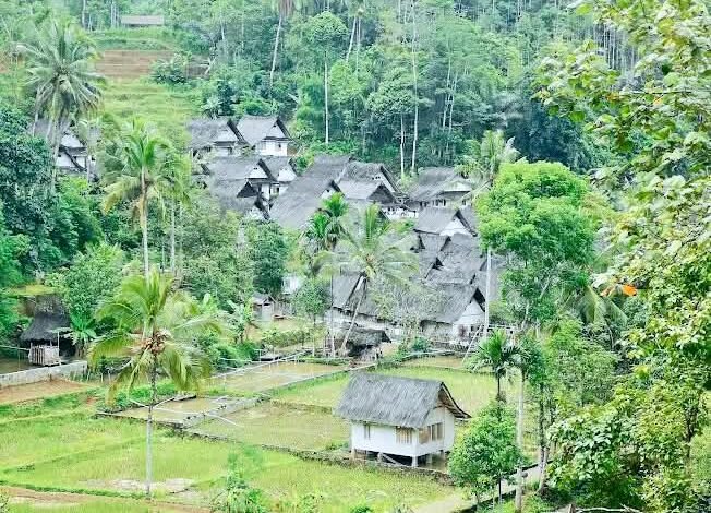 Kampung Naga, Potret Kearifan Lokal dalam Menjaga Tradisi dan Lingkungan