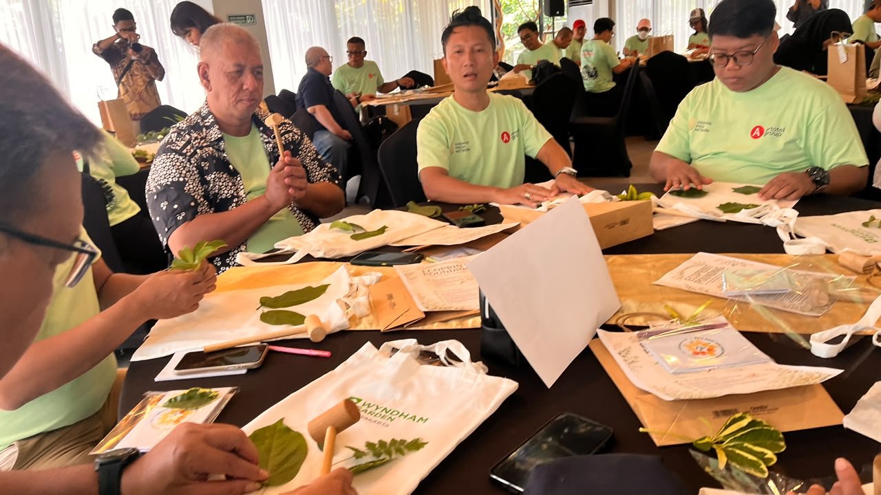 Ecoprint, Ketika Daun dan Bunga Menjadi Bagian dari Industri Kreatif dan Pariwisata